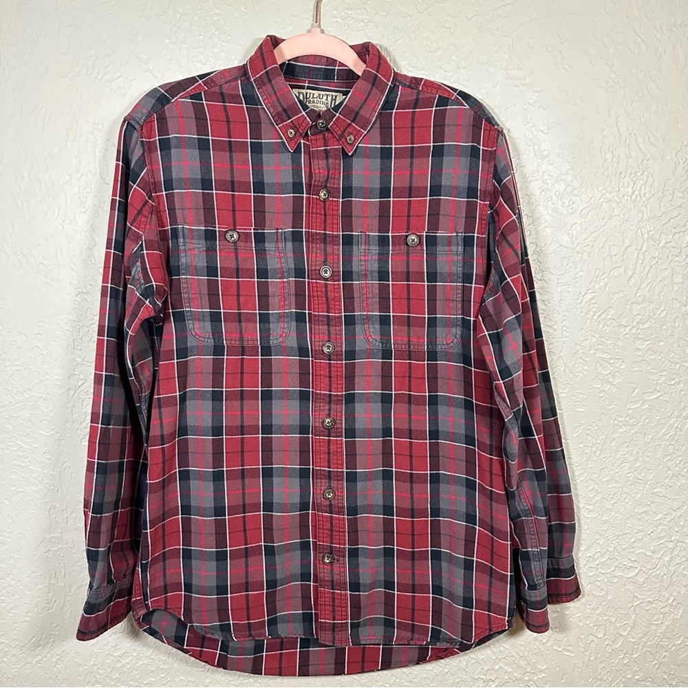 Duluth Trading Co Men's M Plaid Flannel Button Up Shirt Red Gray Black Trim Fit‎